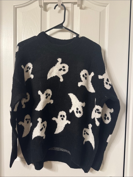 Vince Camuto Sweaters - Vince Camuto Black & White Ghost Pattern Crewneck Sweater